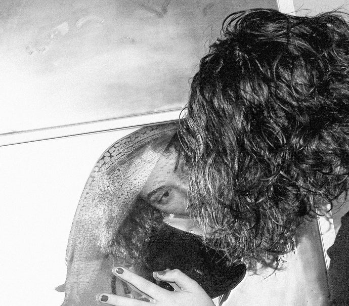 Why Do I Have Oily Roots And Dry Ends?