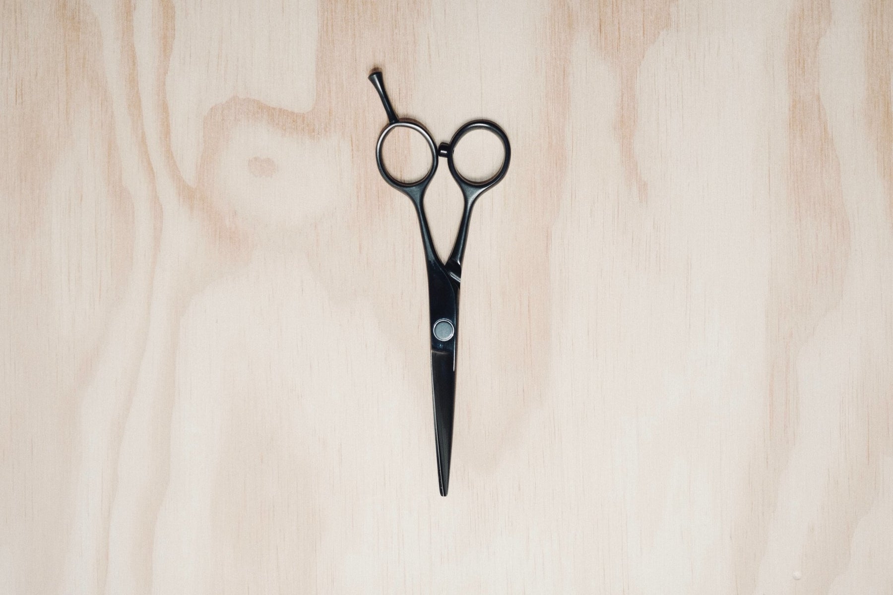 Load image into Gallery viewer, Kuro Scissors - Reverie